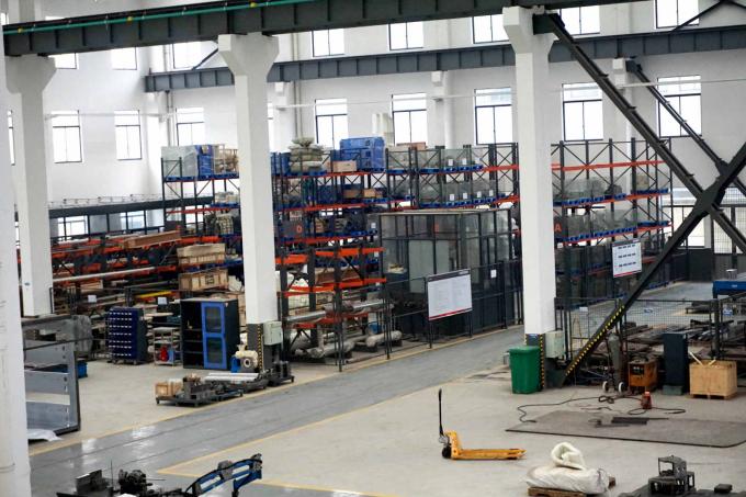 JIANGSU LAIYI PACKING MACHINERY CO.,LTD. linea di produzione in fabbrica 1