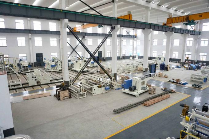 JIANGSU LAIYI PACKING MACHINERY CO.,LTD. linea di produzione in fabbrica 0