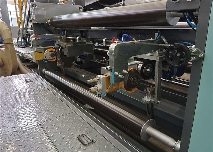 Capacità 200 - 400 kg/ora Macchina di laminazione per rivestimento per estrusione Max. Velocità di rivestimento 200 M/min